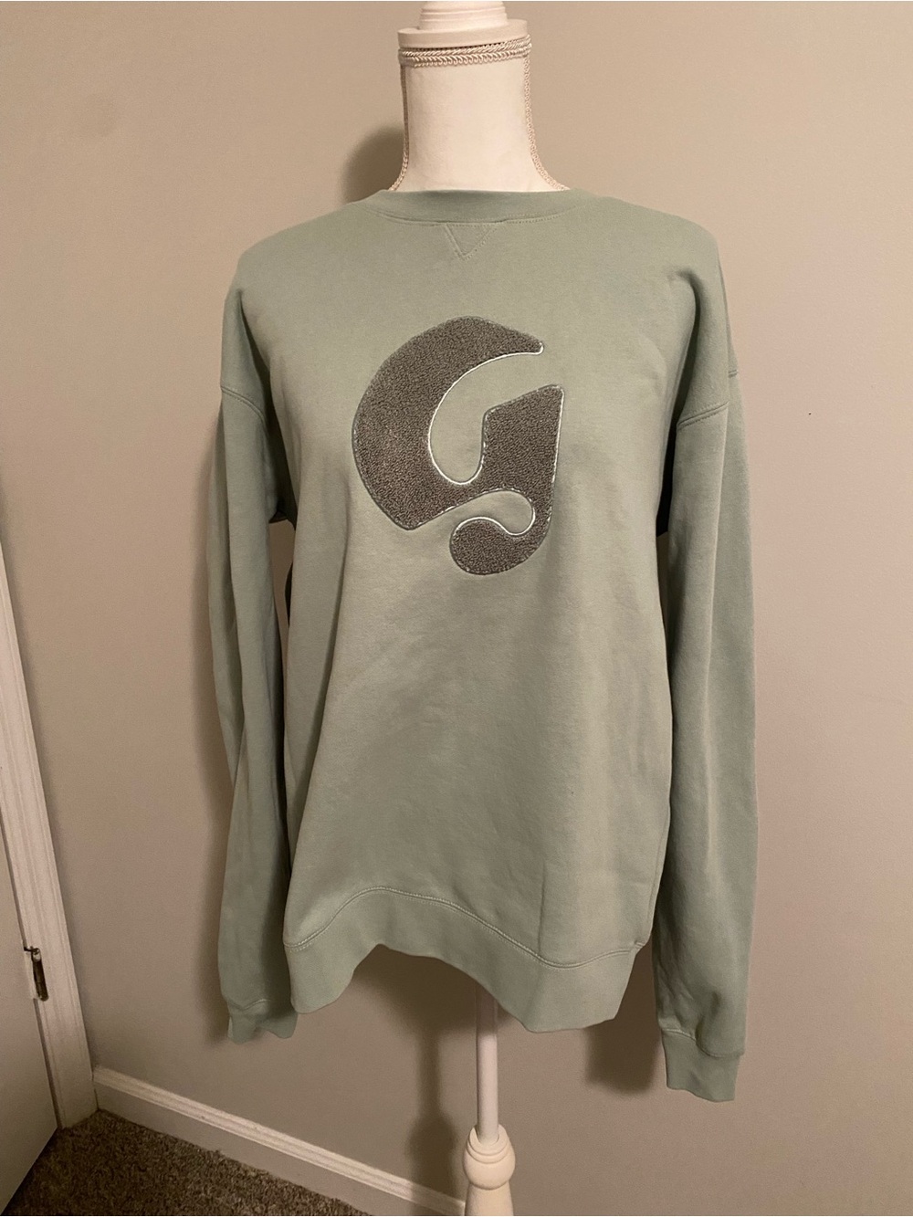 Women’s Glossier Crewneck Sweatshirt in Sage Green with Graphic “G” Patch